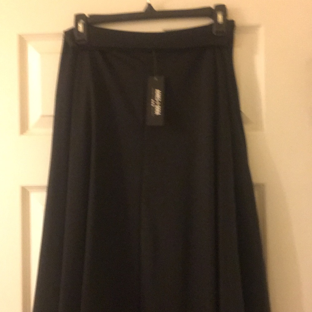 NWT longs Maxi Black cotton skirt
